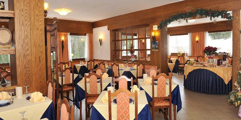מואנה Hotel Bucaneve מראה חיצוני תמונה