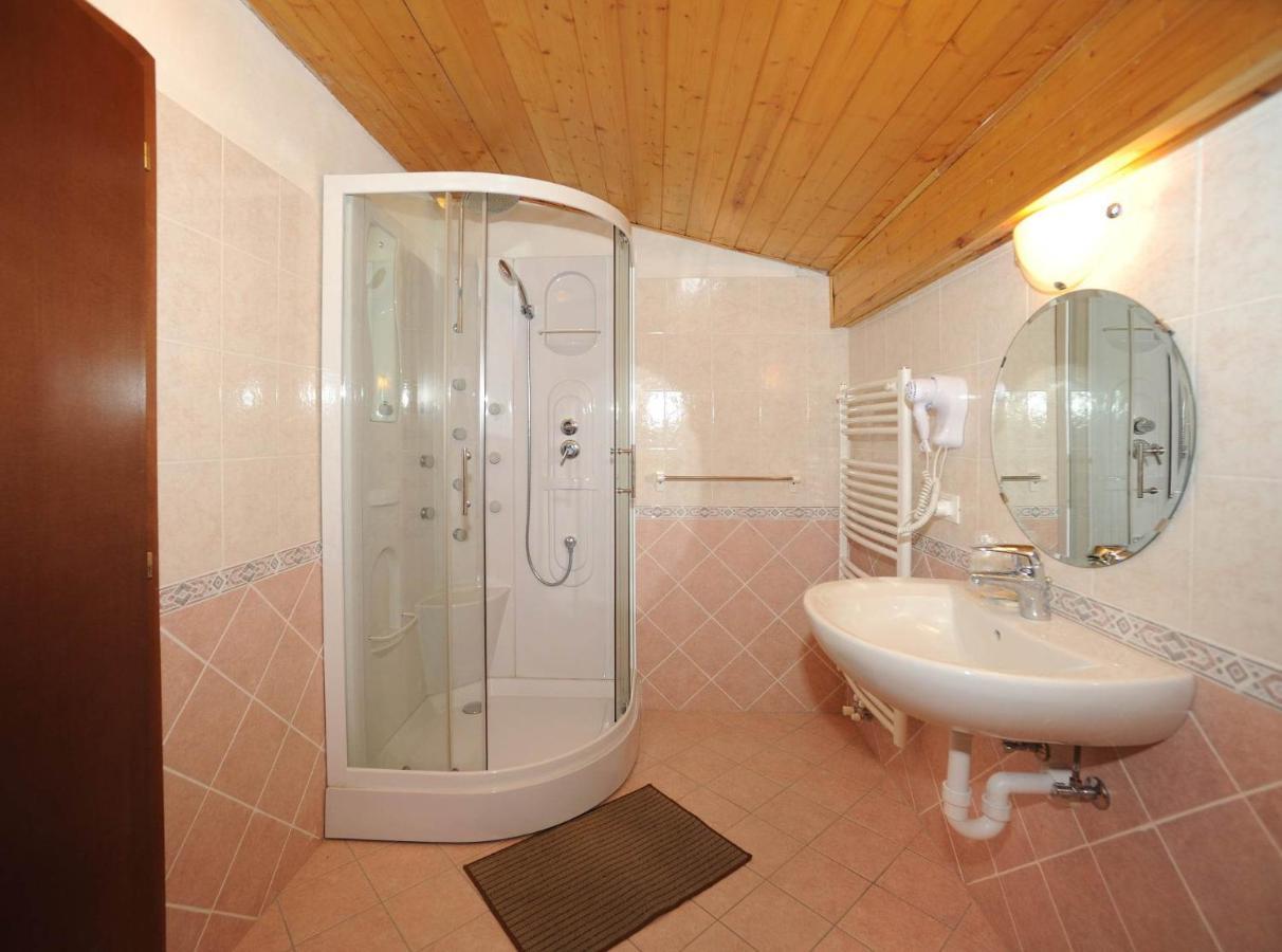 מואנה Hotel Bucaneve מראה חיצוני תמונה