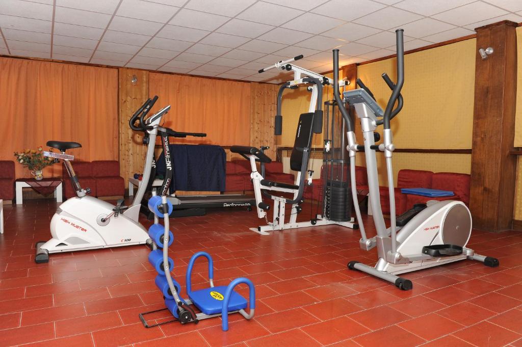 מואנה Hotel Bucaneve מראה חיצוני תמונה